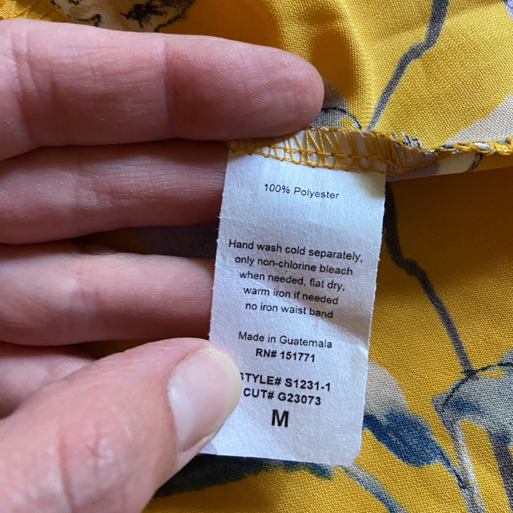 💛 NEVER WORN Le Lis Flowy Flower Skirt 💛 - Picture 6 of 7